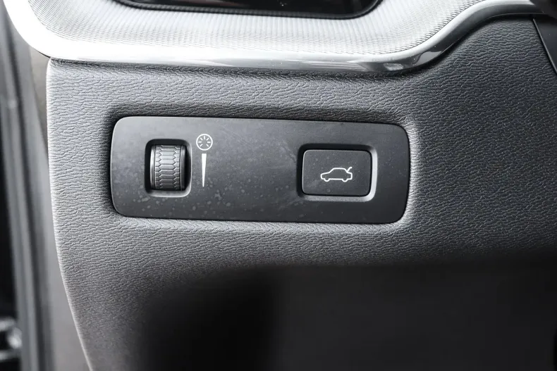 Volvo XC60 din 2021 cu 94.095 km - oferta VOL120202 - foto 11