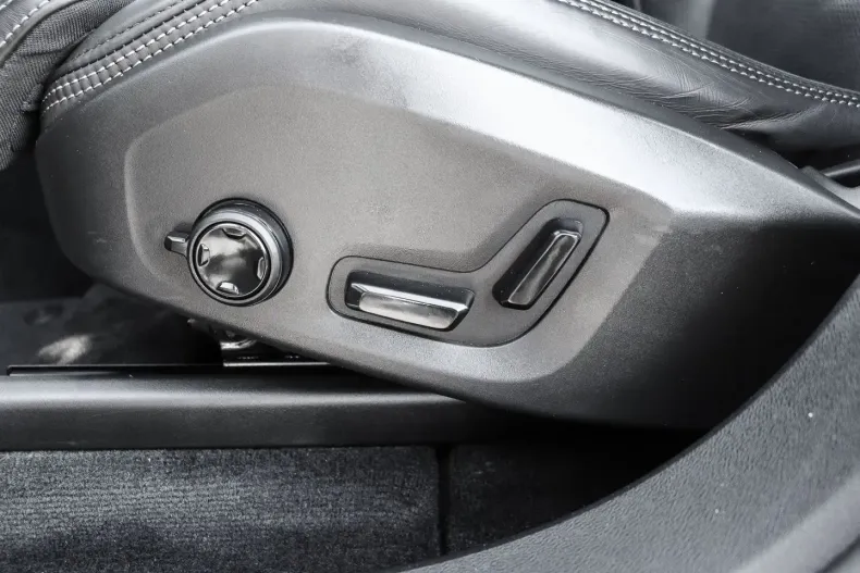 Volvo XC60 din 2021 cu 94.095 km - oferta VOL120202 - foto 12