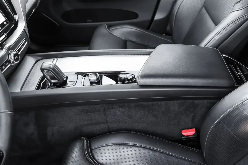 Volvo XC60 din 2021 cu 94.095 km - oferta VOL120202 - foto 14