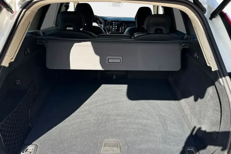 Volvo XC60 din 2024 cu 17.307 km - oferta VOL120203 - foto 6