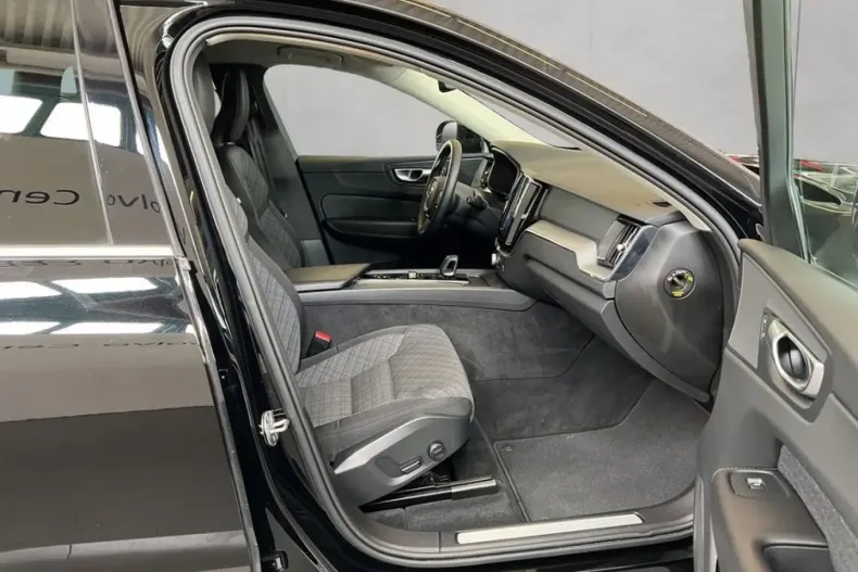 Volvo XC60 din 2023 cu 34.711 km - oferta VOL120204 - foto 18