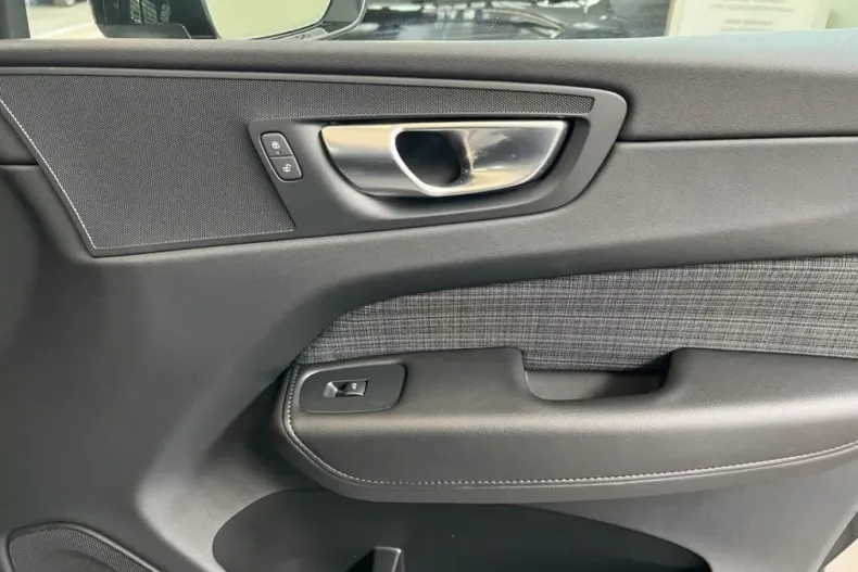 Volvo XC60 din 2023 cu 34.711 km - oferta VOL120204 - foto 19