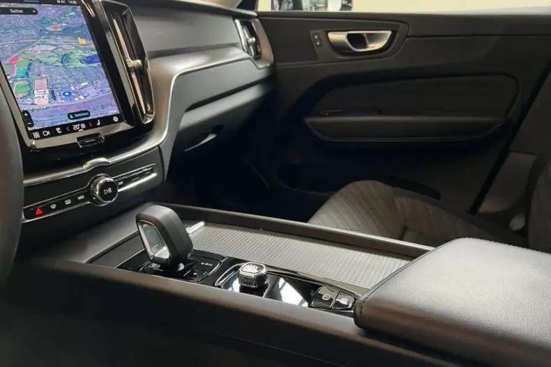 Volvo XC60 din 2023 cu 34.711 km - oferta VOL120204 - foto 24