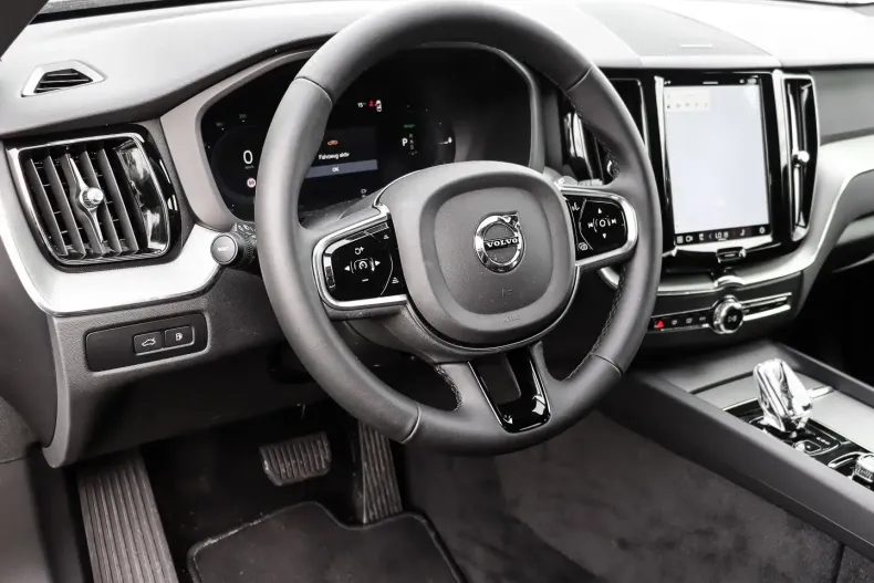 Volvo XC60 din 2023 cu 8.361 km - oferta VOL120205 - foto 4