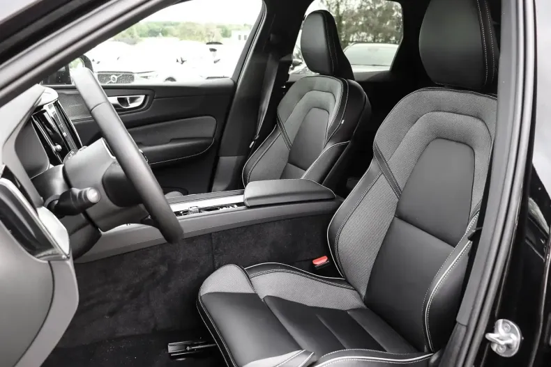 Volvo XC60 din 2023 cu 8.361 km - oferta VOL120205 - foto 7