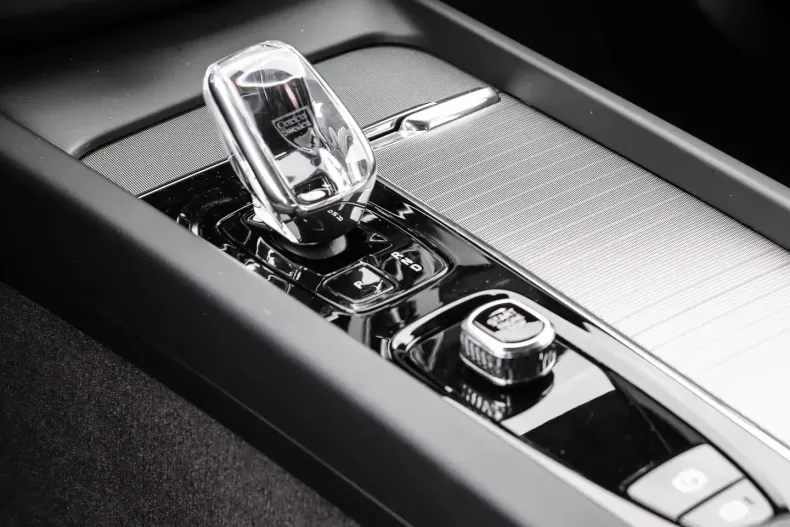 Volvo XC60 din 2023 cu 8.361 km - oferta VOL120205 - foto 12