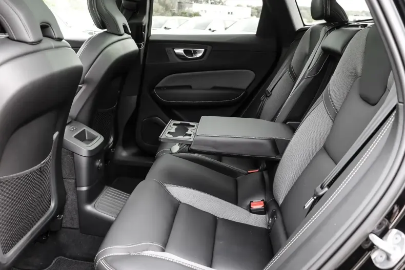 Volvo XC60 din 2023 cu 8.361 km - oferta VOL120205 - foto 14