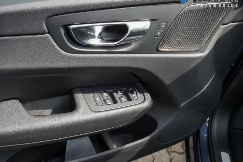 Volvo XC60 din 2020 cu 40.768 km - oferta VOL120206 - foto 9