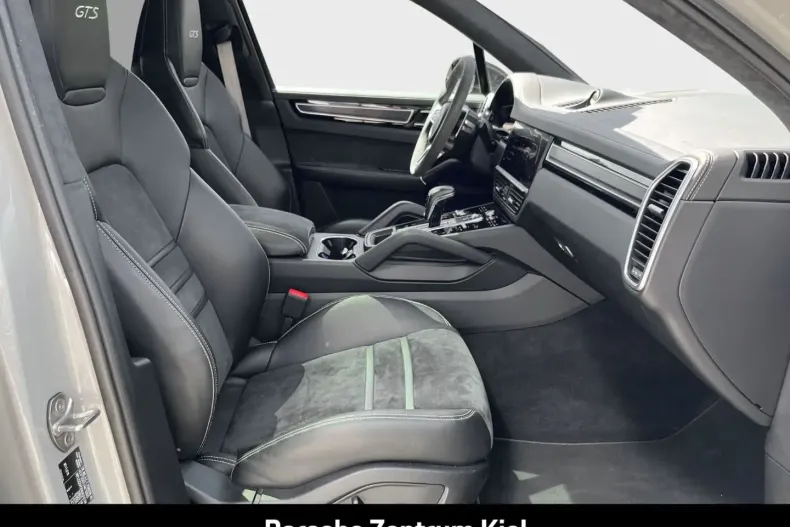 Porsche Cayenne din 2022 cu 45.626 km - oferta POR120207 - foto 10