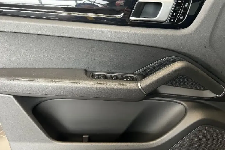 Porsche Cayenne din 2021 cu 47.360 km - oferta POR120215 - foto 7