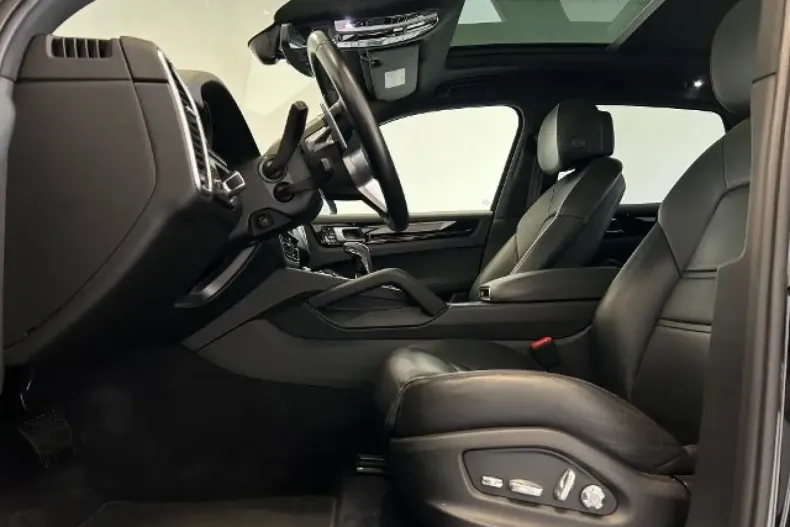 Porsche Cayenne din 2021 cu 47.360 km - oferta POR120215 - foto 8