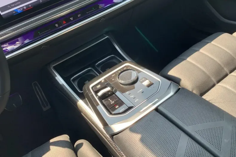 BMW i7 din 2024 cu 20.049 km - oferta BMW120218 - foto 13