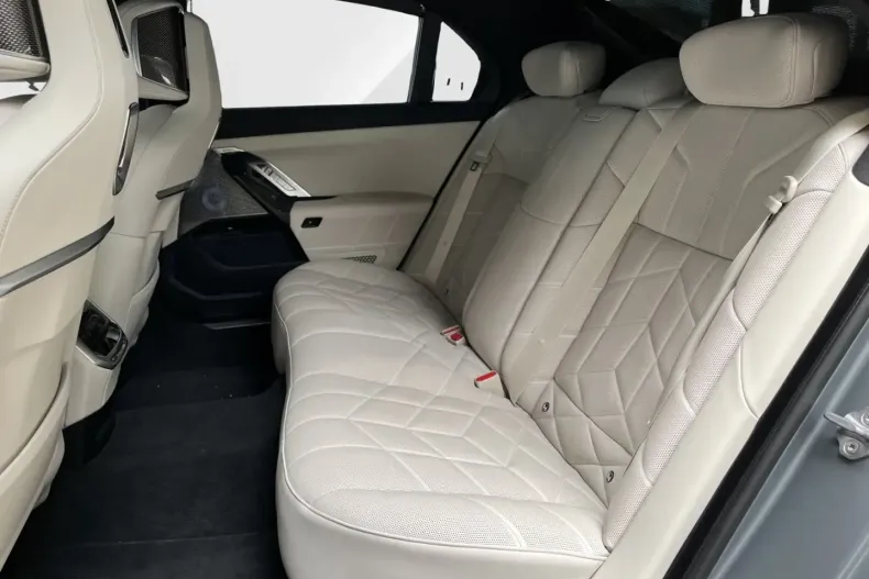 BMW i7 din 2024 cu 52.524 km - oferta BMW120219 - foto 11