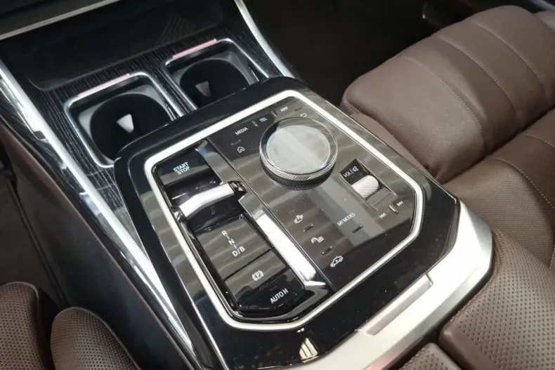 BMW i7 din 2024 cu 55.039 km - oferta BMW120221 - foto 18