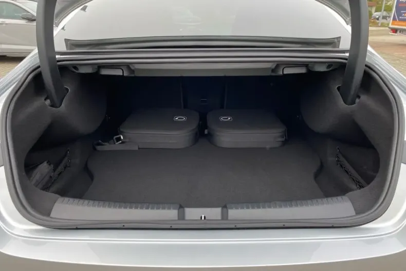 Mercedes-Benz CLA 250 din 2023 cu 9.990 km - oferta MER120224 - foto 10