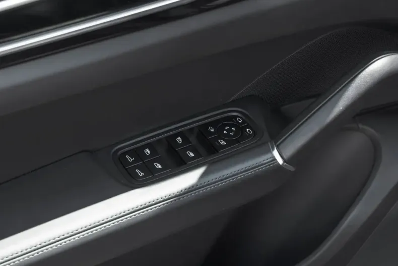 Porsche Cayenne din 2022 cu 67.990 km - oferta POR120227 - foto 20