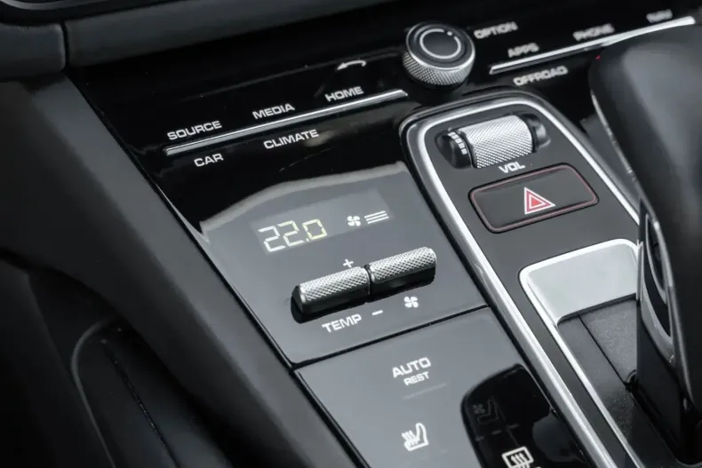 Porsche Cayenne din 2022 cu 67.990 km - oferta POR120227 - foto 36