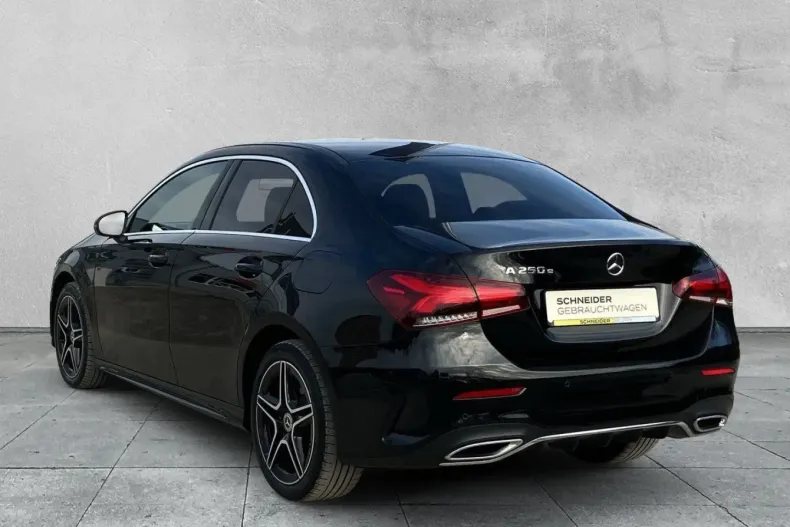 Mercedes-Benz A 250 din 2022 cu 44.150 km - oferta MER120231 - foto 3