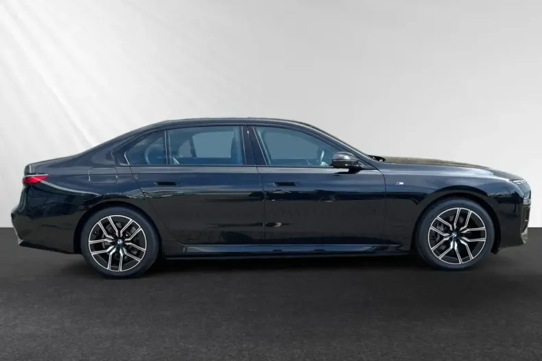 BMW i7 din 2024 cu 24.290 km - oferta BMW120232 - foto 1