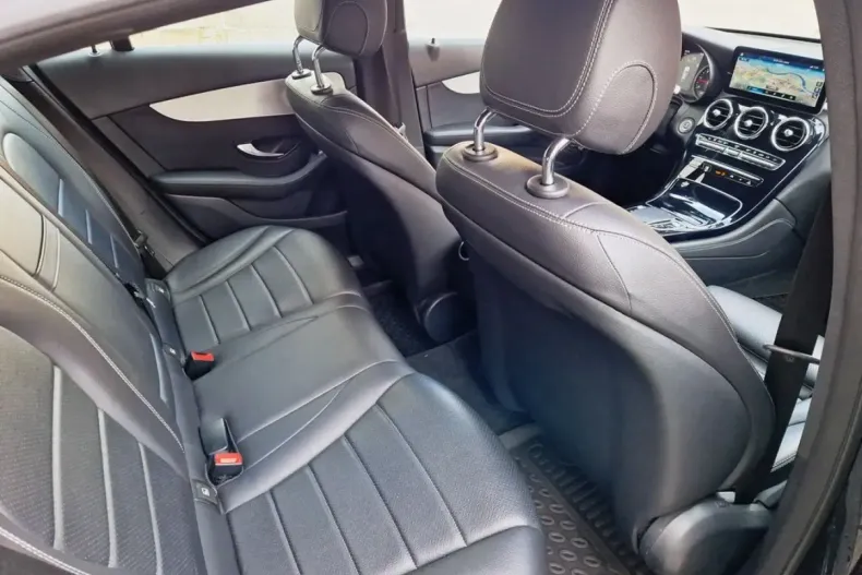 Mercedes-Benz GLC 200 din 2020 cu 76.800 km - oferta MER120237 - foto 6