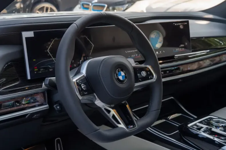 BMW 740 din 2025 cu 9.900 km - oferta BMW120239 - foto 12