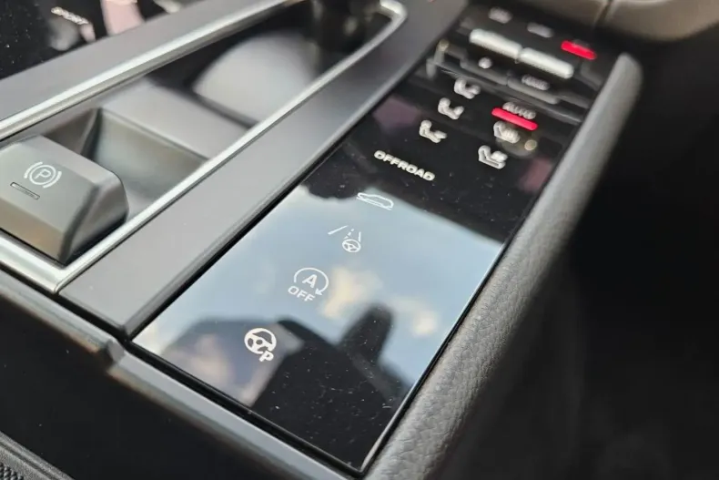 Porsche Macan din 2024 cu 5.800 km - oferta POR120242 - foto 25