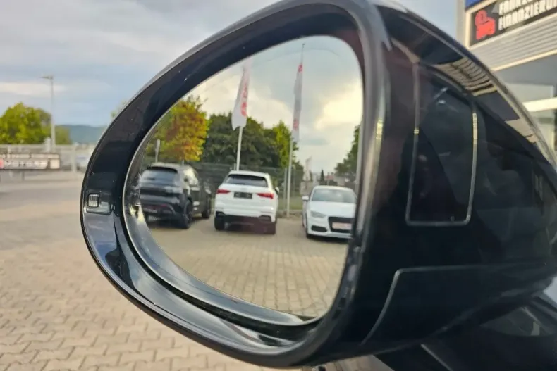 Porsche Macan din 2024 cu 5.800 km - oferta POR120242 - foto 35