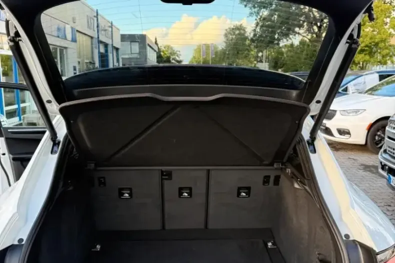 Porsche Macan din 2023 cu 16.600 km - oferta POR120243 - foto 10