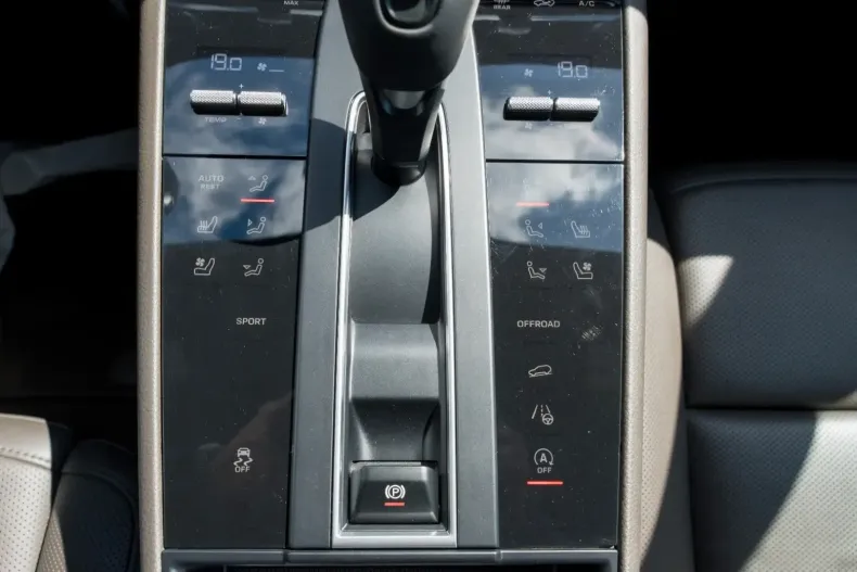 Porsche Macan din 2021 cu 46.200 km - oferta POR120249 - foto 21