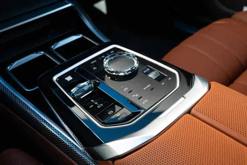 BMW 740 din 2025 cu 7.092 km - oferta BMW120254 - foto 6