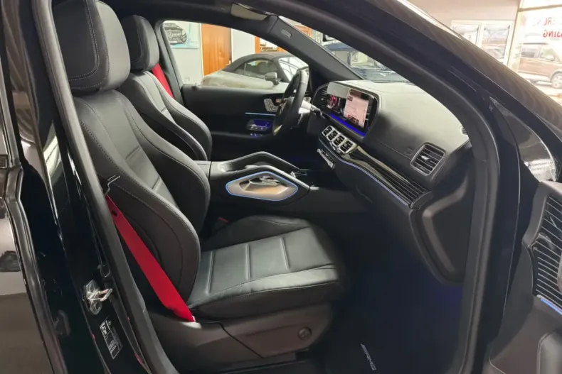 Mercedes-Benz GLE 300 din 2025 cu 200 km - oferta MER120255 - foto 3