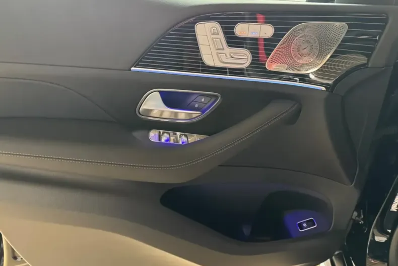 Mercedes-Benz GLE 300 din 2025 cu 200 km - oferta MER120255 - foto 7