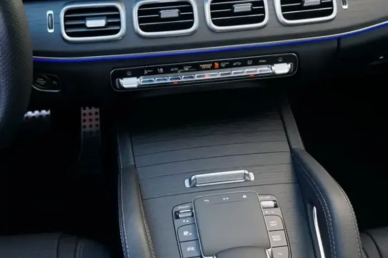 Mercedes-Benz GLE 450 din 2025 cu 20 km - oferta MER120257 - foto 10