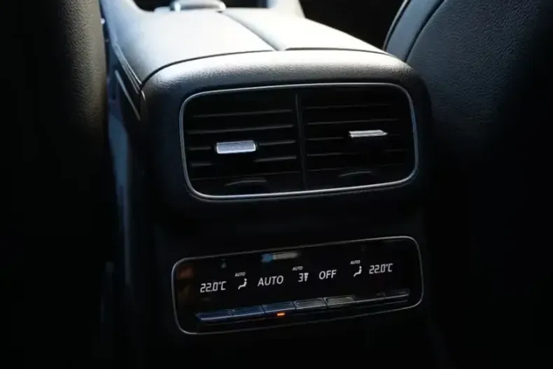 Mercedes-Benz GLE 450 din 2025 cu 20 km - oferta MER120257 - foto 12