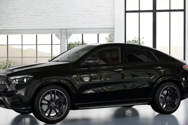 Mercedes-Benz GLE 400 din 2025 cu 9.900 km - oferta MER120258 - foto 2