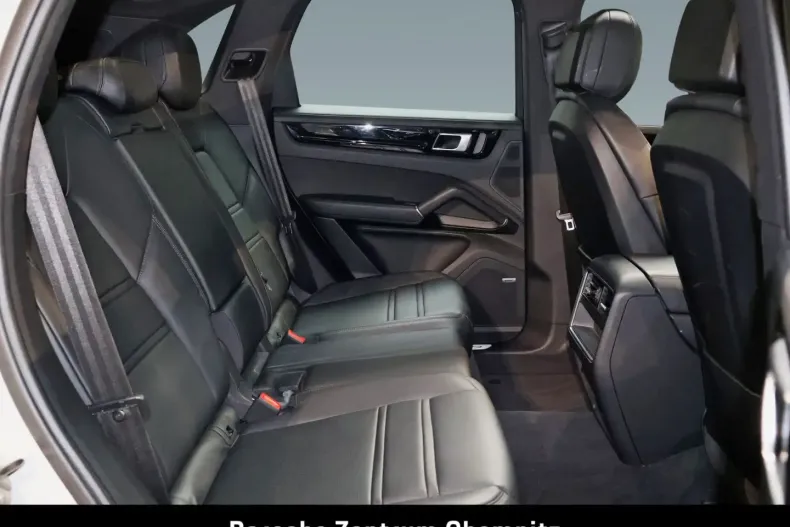 Porsche Cayenne din 2022 cu 57.700 km - oferta POR120260 - foto 8