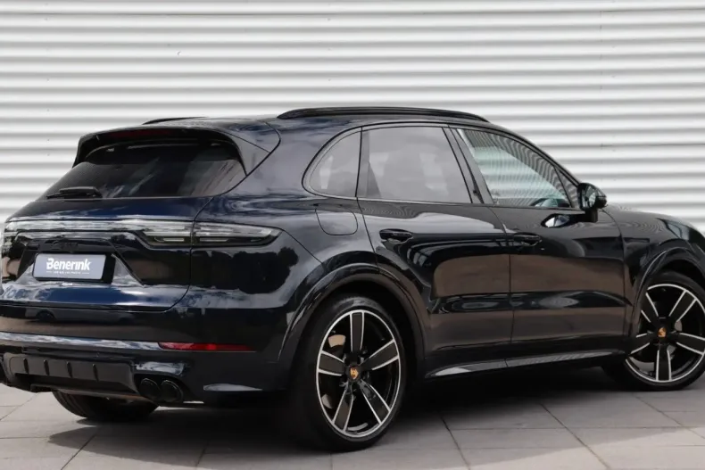 Porsche Cayenne din 2023 cu 43.012 km - oferta POR120261 - foto 3