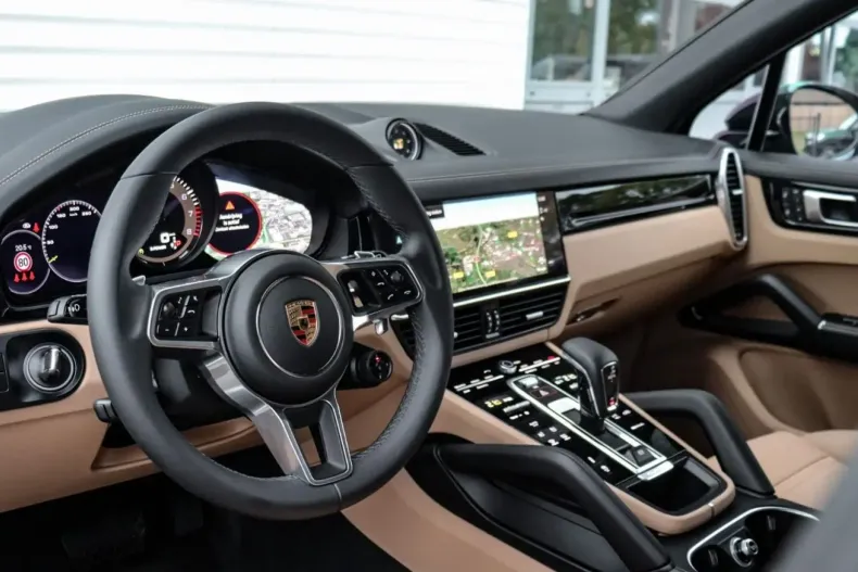 Porsche Cayenne din 2023 cu 43.012 km - oferta POR120261 - foto 5