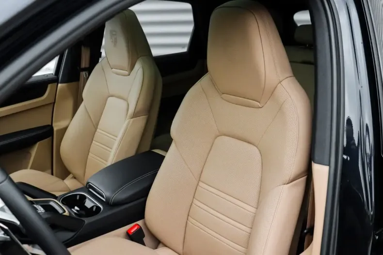 Porsche Cayenne din 2023 cu 43.012 km - oferta POR120261 - foto 6