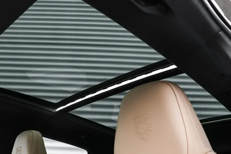 Porsche Cayenne din 2023 cu 43.012 km - oferta POR120261 - foto 7