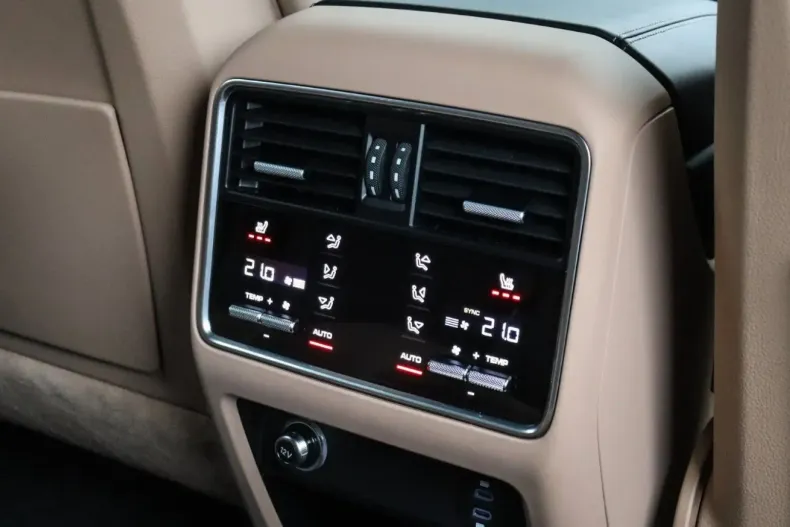 Porsche Cayenne din 2023 cu 43.012 km - oferta POR120261 - foto 19