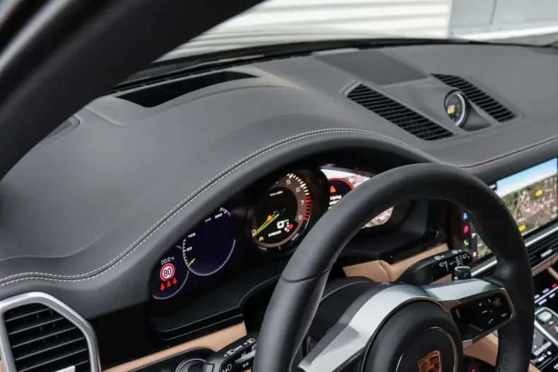 Porsche Cayenne din 2023 cu 43.012 km - oferta POR120261 - foto 20