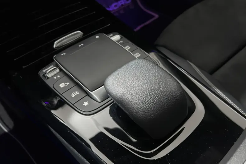 Mercedes-Benz CLA 200 din 2020 cu 59.000 km - oferta MER120264 - foto 28