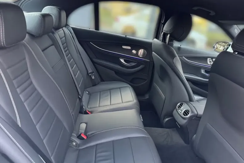 Mercedes-Benz E 300 din 2021 cu 68.300 km - oferta MER120273 - foto 12