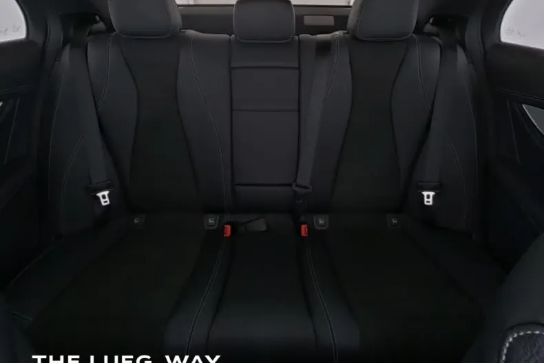 Mercedes-Benz E 300 din 2022 cu 29.507 km - oferta MER120275 - foto 6