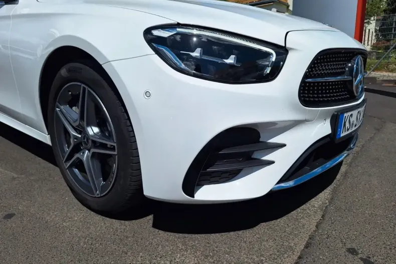 Mercedes-Benz E 300 din 2021 cu 51.800 km - oferta MER120277 - foto 3