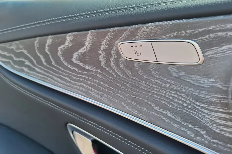 Mercedes-Benz E 300 din 2021 cu 51.800 km - oferta MER120277 - foto 14