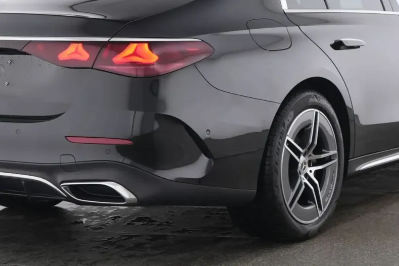 Mercedes-Benz E 200 din 2024 cu 21.831 km - oferta MER120279 - foto 4