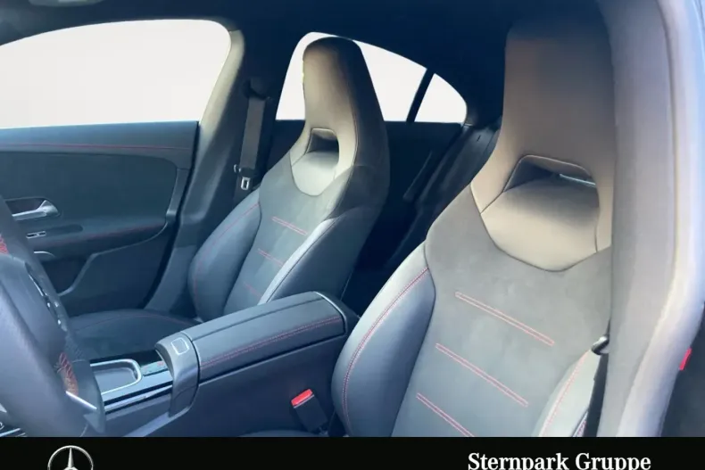 Mercedes-Benz CLA 200 din 2024 cu 11.500 km - oferta MER120281 - foto 9