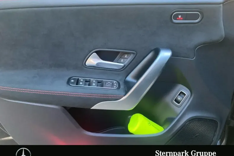 Mercedes-Benz CLA 200 din 2024 cu 11.500 km - oferta MER120281 - foto 22